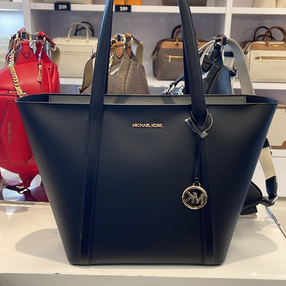 MICHAEL KORS 
Pratt Large Tote Shoulder Bag
COLOR BLACK
NWT - Picture 11 of 16